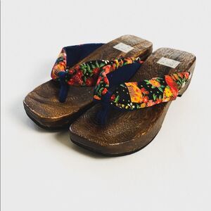 NWT Traditional Japanese Kimono Wood Sandals Flip Flop
